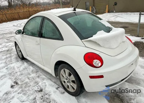 2010 Volkswagen New Beetle z USA, uszkodzony, nr VIN 3VWRW3AG2AM015792